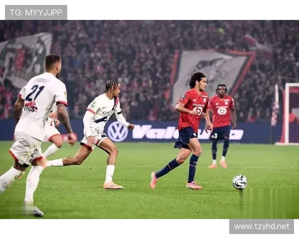 巴黎圣日耳曼联赛表现强势，但欧冠赛场表现波动对欧战前景带来影响