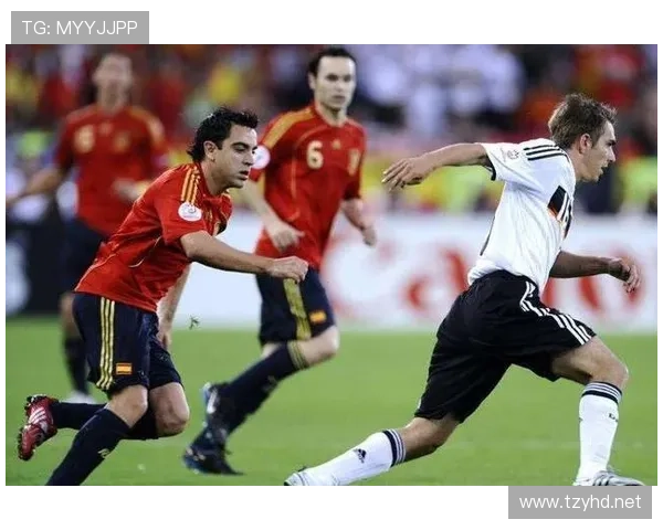 罗德里与哈维在传控体系中的战术适配差距在哪