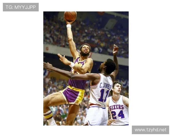 卡里姆·阿卜杜尔-贾巴尔内线单打高效得分力压贾巴尔时代对手